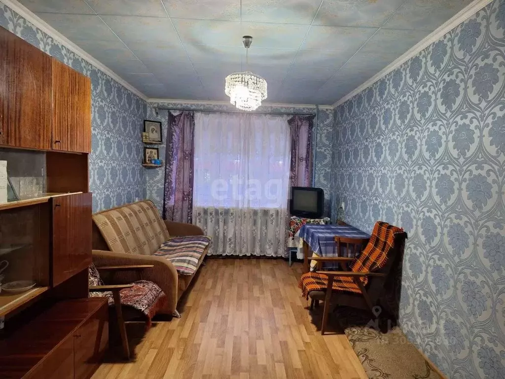 2-к кв. Вологодская область, Череповец ул. Ломоносова, 6 (42.8 м) - Фото 0