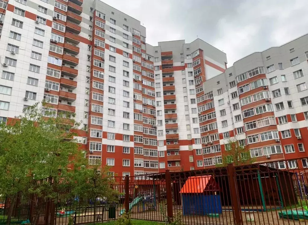 Доля в 3-к. квартире, 85 м, 2/16 эт. - Фото 0