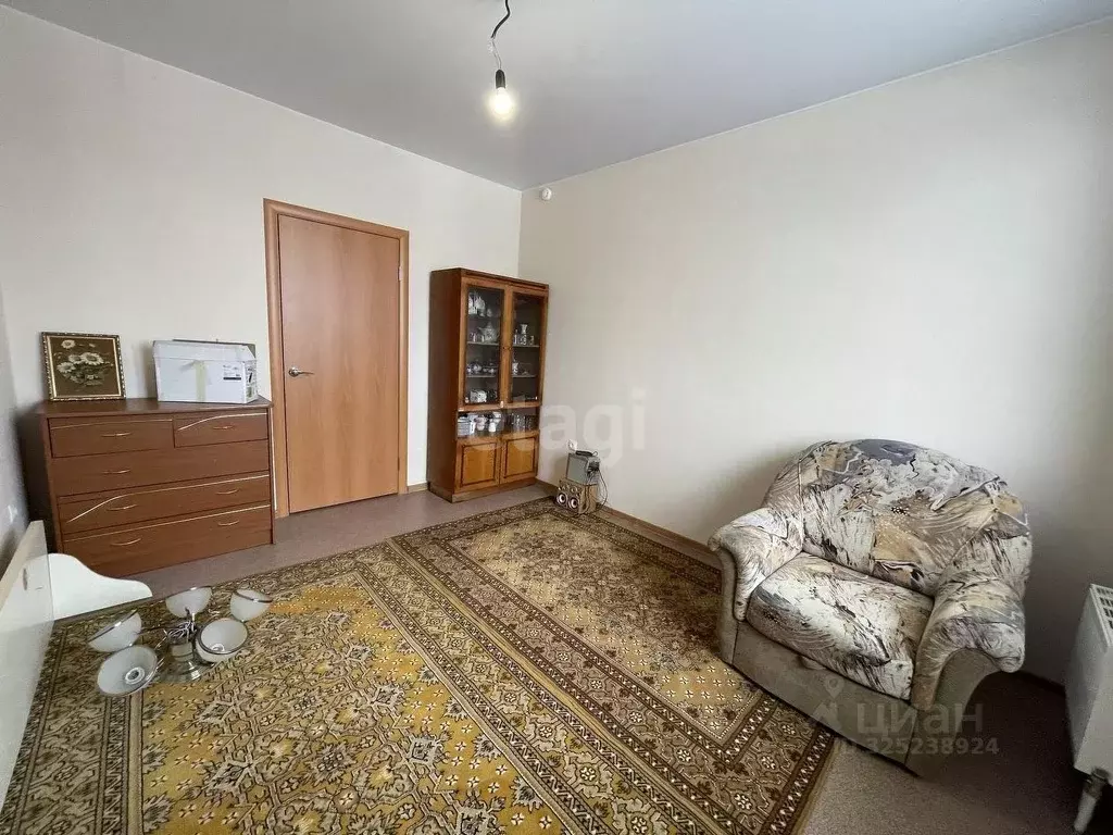 3-к кв. Тюменская область, Тюмень ул. Героев Космоса, 21 (72.9 м) - Фото 2