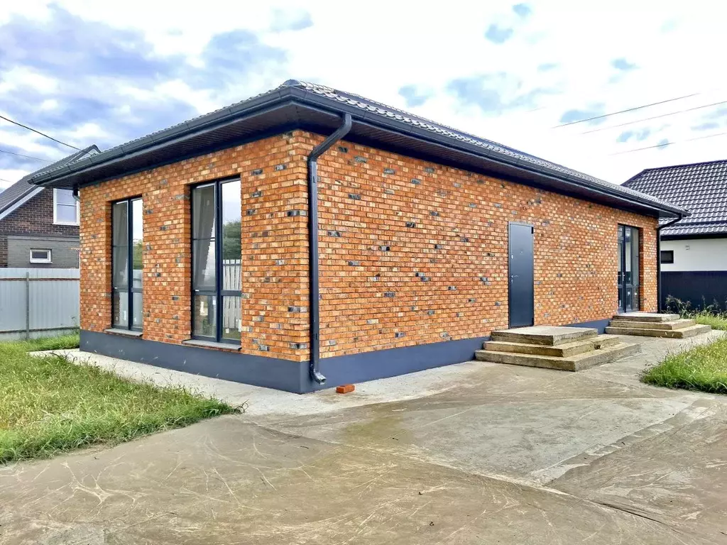 Дом в Адыгея, Тахтамукайский район, Старобжегокай аул пер. Ленина, 4 ... - Фото 2