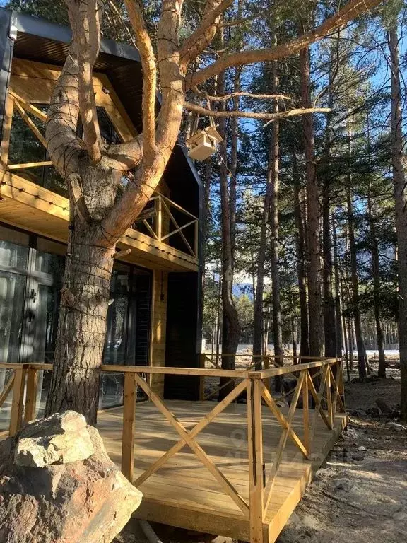 Дом в Кабардино-Балкария, Эльбрусский район, с. Эльбрус ул. ... - Фото 0
