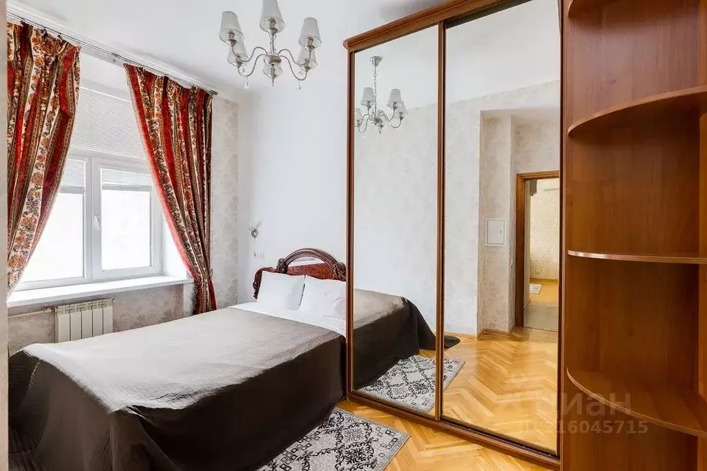 3-к кв. Москва Кутузовский просп., 24 (68.0 м) - Фото 0