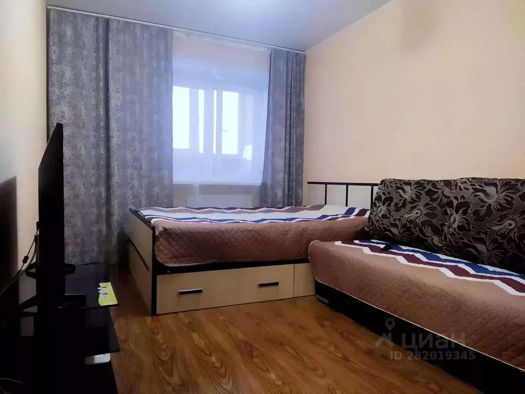 1-к кв. Тюменская область, Тобольск 7-й мкр, 48 (28.0 м) - Фото 1