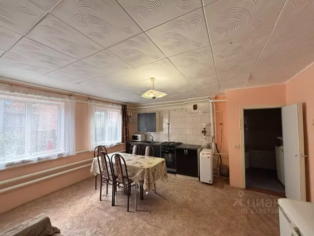 Дом в Краснодарский край, Кущевский район, Красносельское с/пос, с. ... - Фото 1