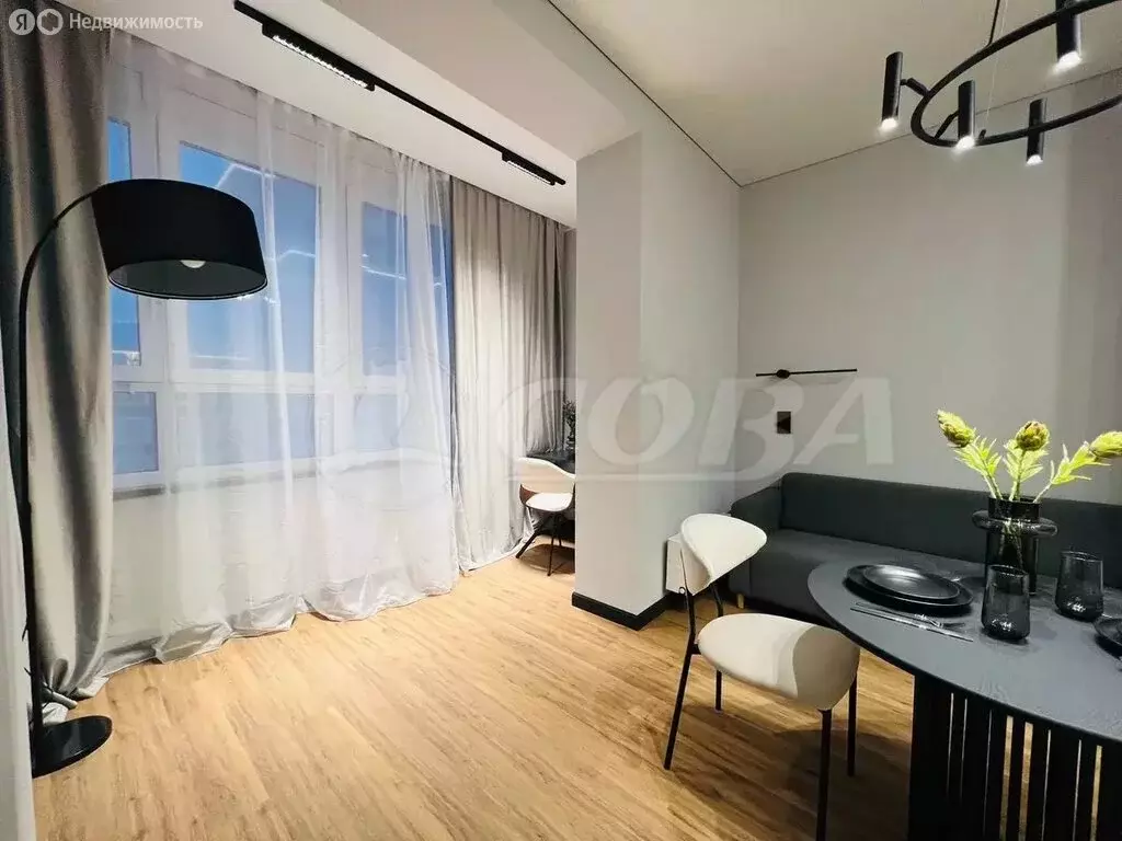 1-комнатная квартира: Тюмень, улица Республики, 204к12 (39 м) - Фото 1