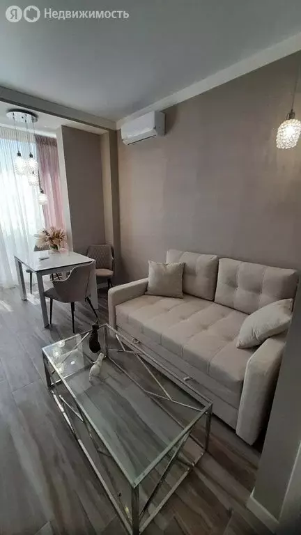 3-комнатная квартира: Симферополь, Балаклавская улица, 133 (72.4 м) - Фото 0