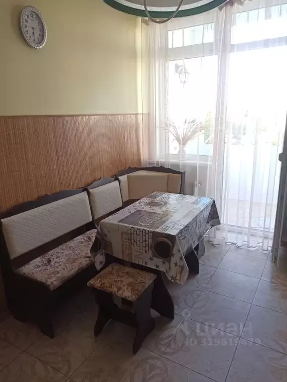 2-к кв. Севастополь ул. Челнокова, 12/2 (63.0 м) - Фото 0