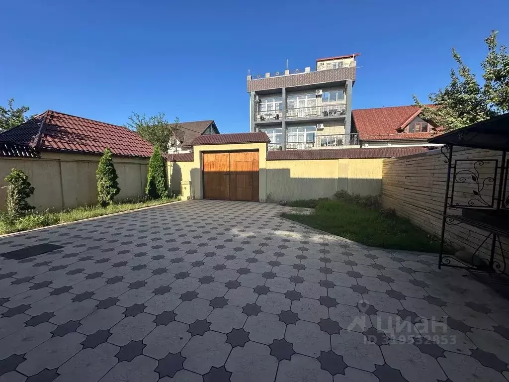 Дом в Дагестан, Махачкала Караман-6 мкр,  (250 м) - Фото 1