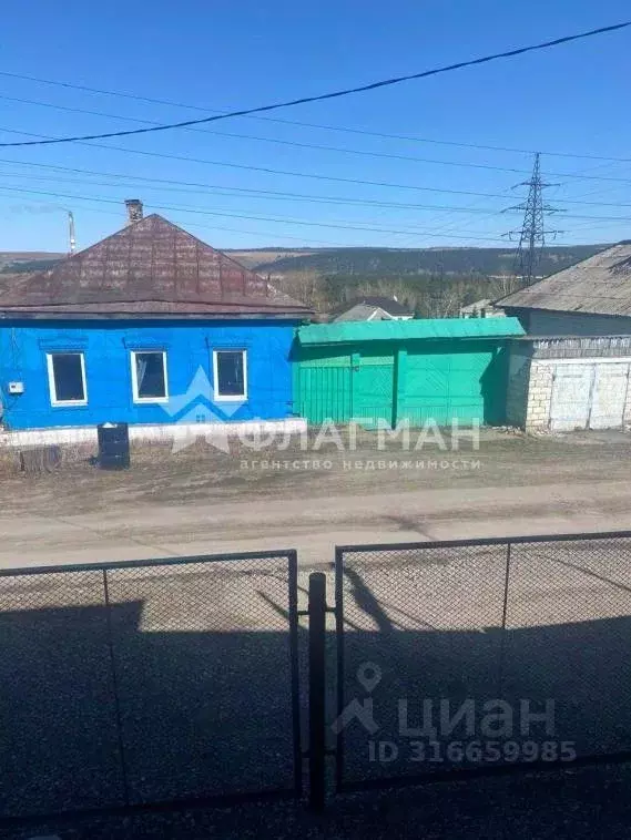 Дом в Иркутская область, Свирск ул. Мичурина, 24 (82 м) - Фото 0