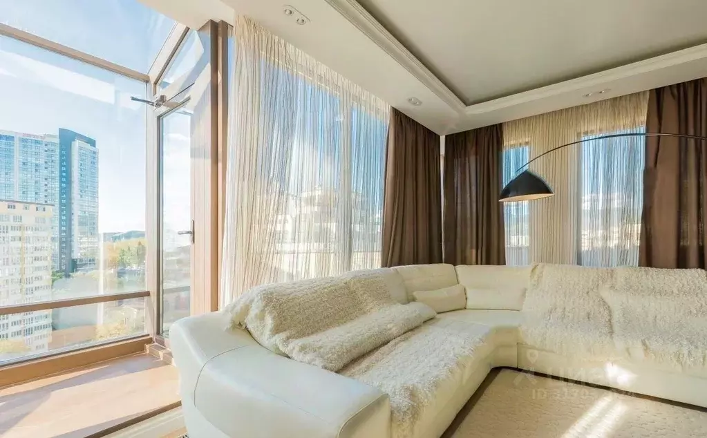 Квартира, 3 комнаты, 274.3 м - Фото 1