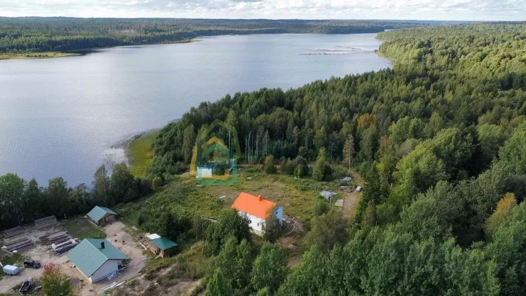 Дом в Карелия, Олонецкий район, с. Михайловское Набережная ул. (320 м) - Фото 0