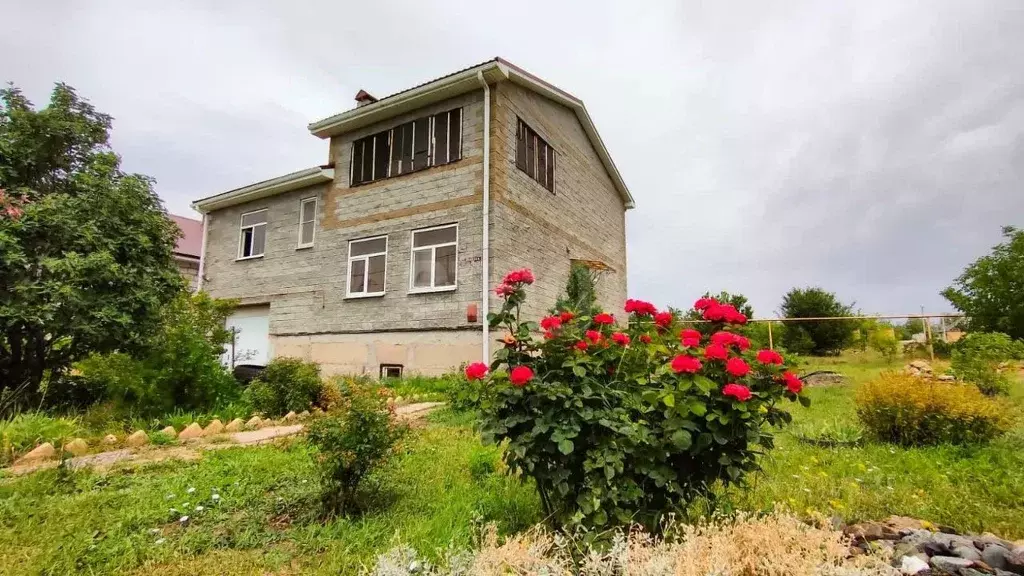 Дом в Ростовская область, Неклиновский район, Вареновское с/пос, с. ... - Фото 1