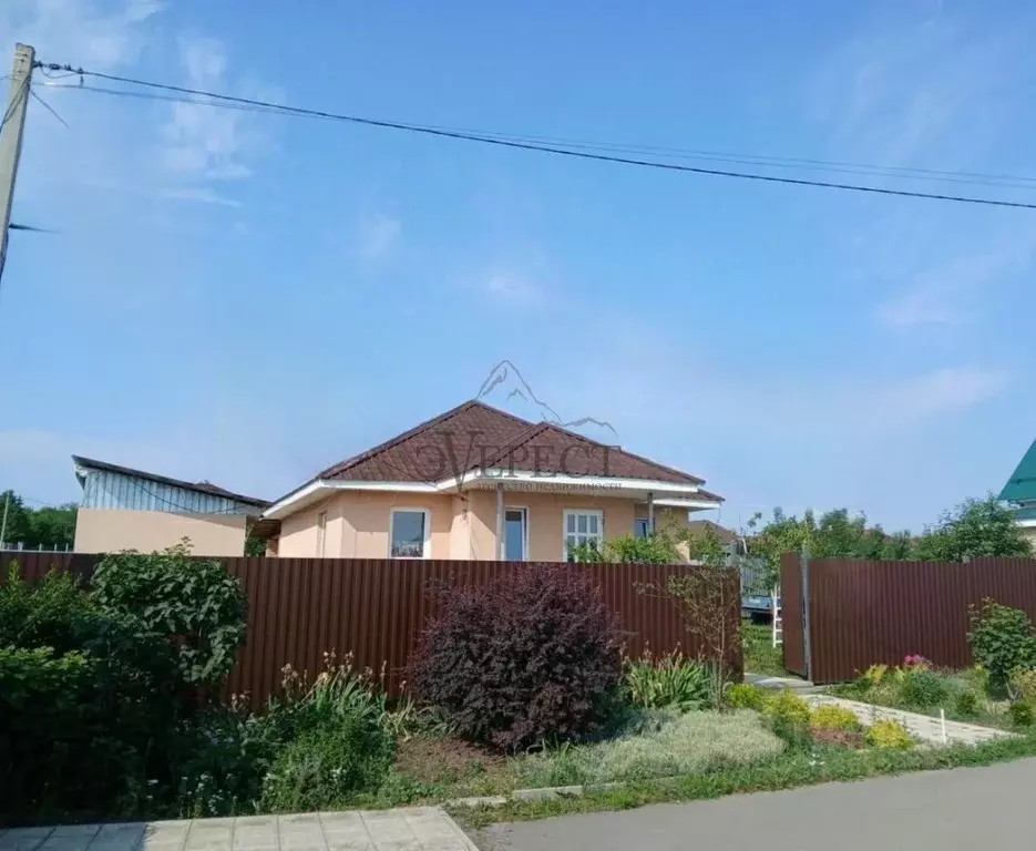 Дом в Белгородская область, Старооскольский городской округ, с. ... - Фото 0