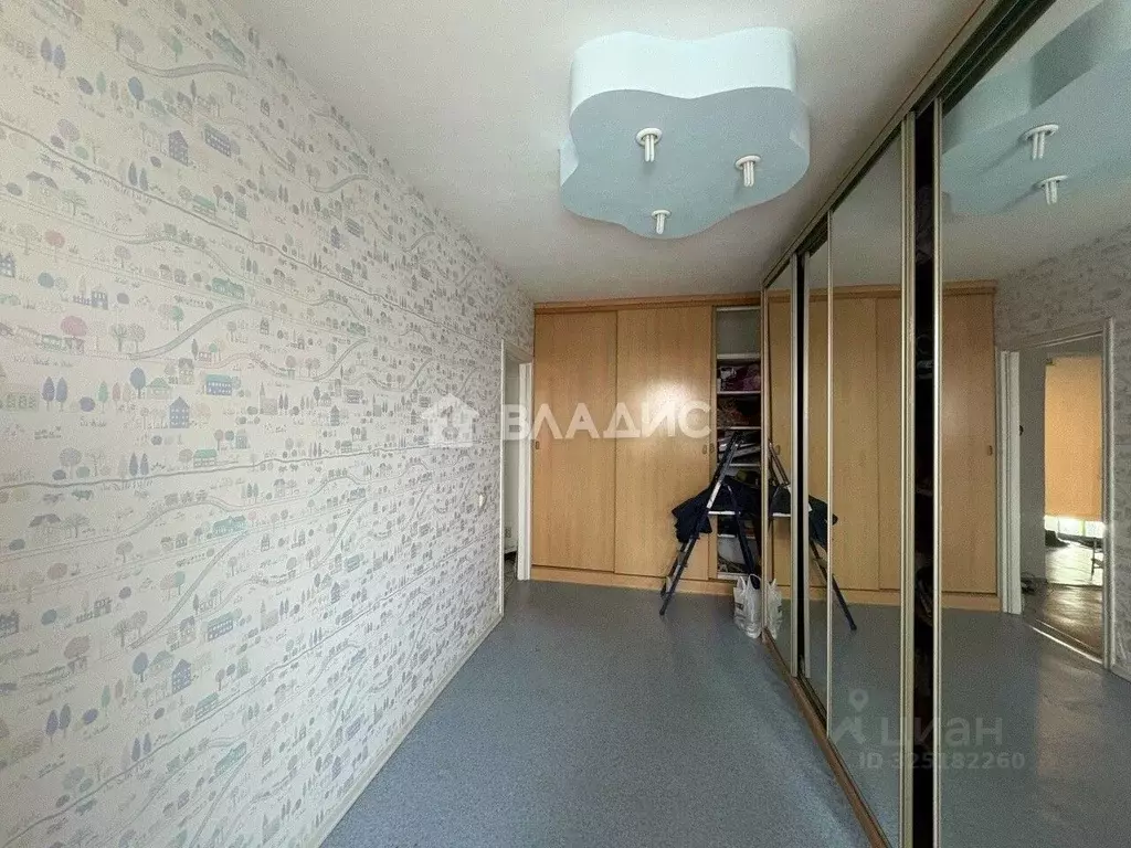 3-к кв. Волгоградская область, Волгоград ул. Елисеева, 8 (62.2 м) - Фото 2