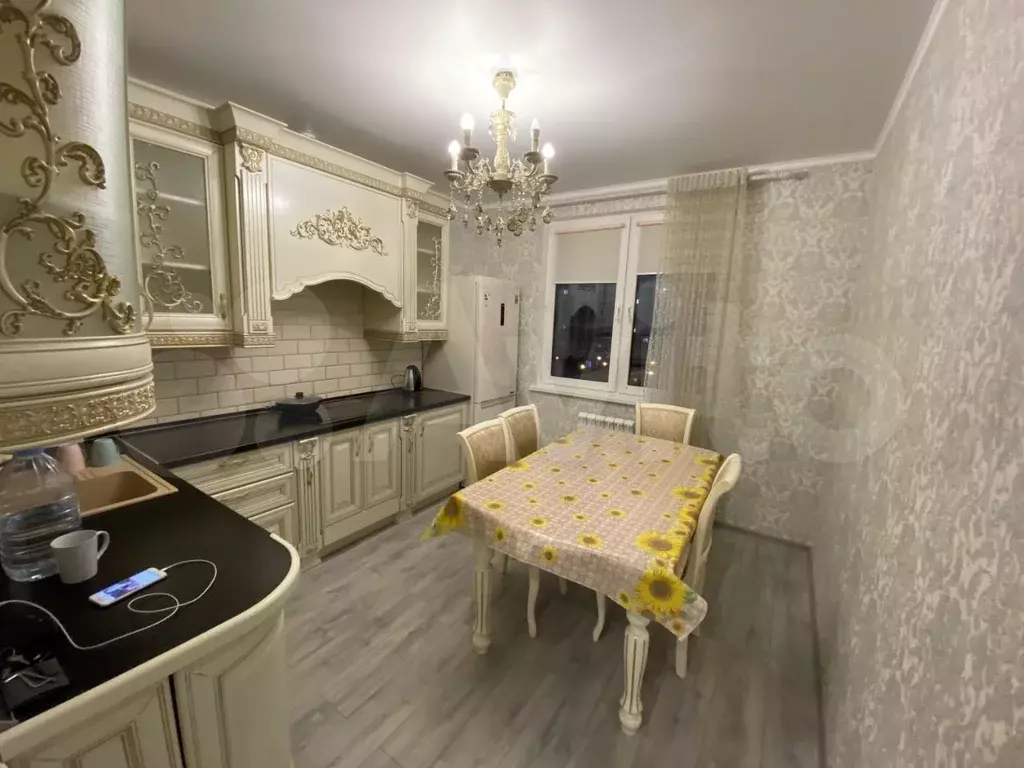 3-к. квартира, 72 м, 5/17 эт. - Фото 0