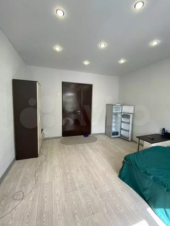 Комната 33 м в 3-к., 3/3 эт. - Фото 1