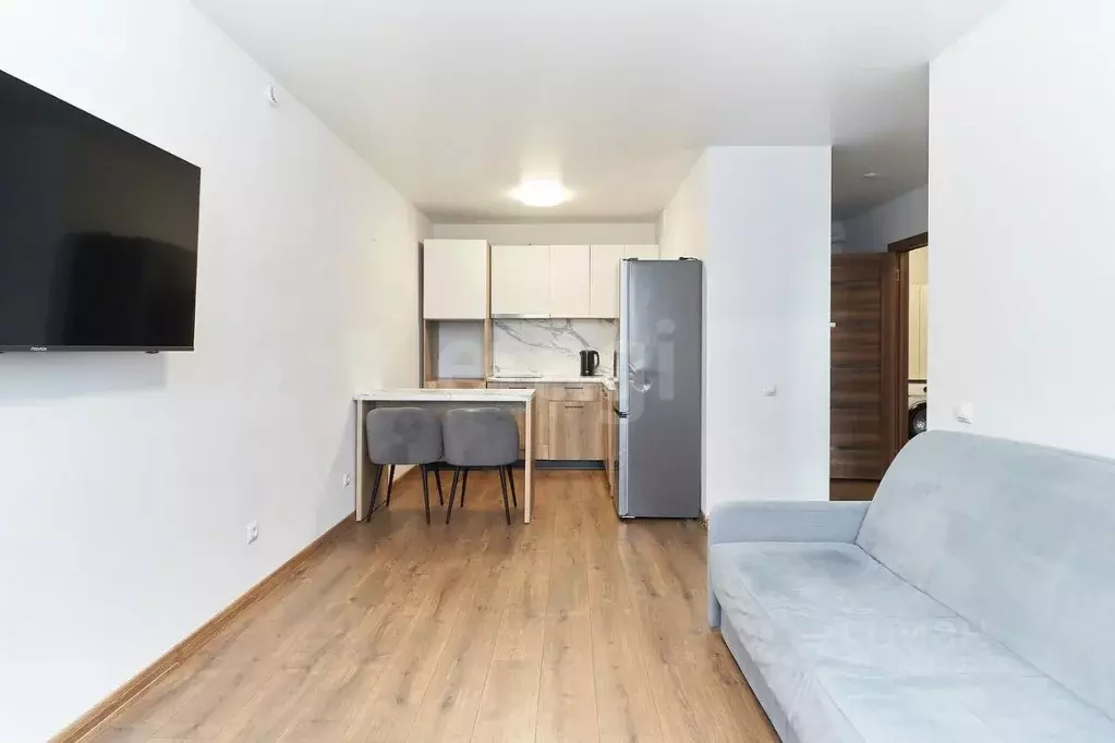 1-к кв. Тюменская область, Тюмень ул. Первооткрывателей, 8 (37.4 м) - Фото 2