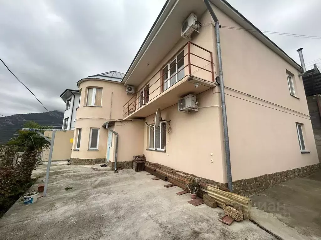 Дом в Крым, Ялта ул. Имени Умера Акмоллы Адаманова (192 м) - Фото 1