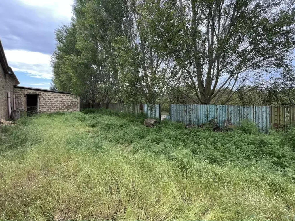 Дом в Крым, Сакский район, Охотниковское с/пос, с. Орлянка  (700 м) - Фото 1
