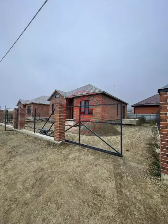 Дом в Краснодарский край, Новокубанский район, пос. Прикубанский ... - Фото 1