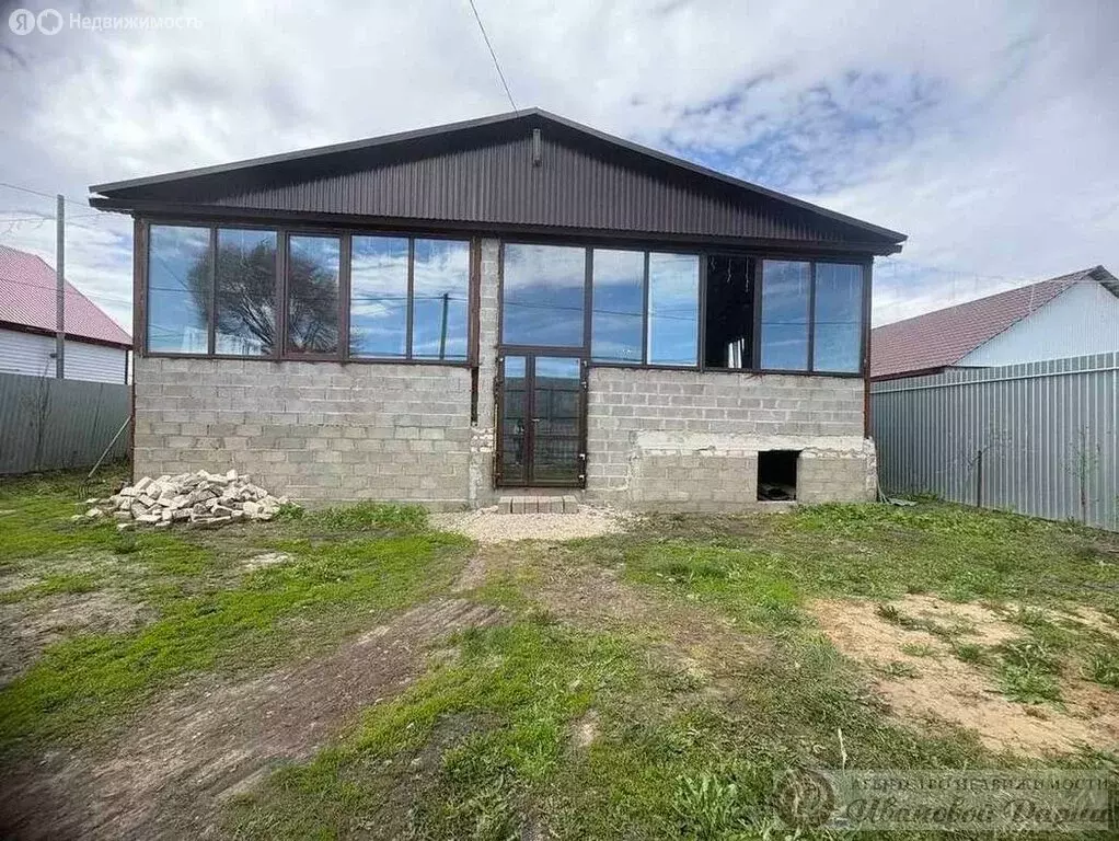Дом в село Хворостянка, Октябрьская улица, 70 (105 м) - Фото 2