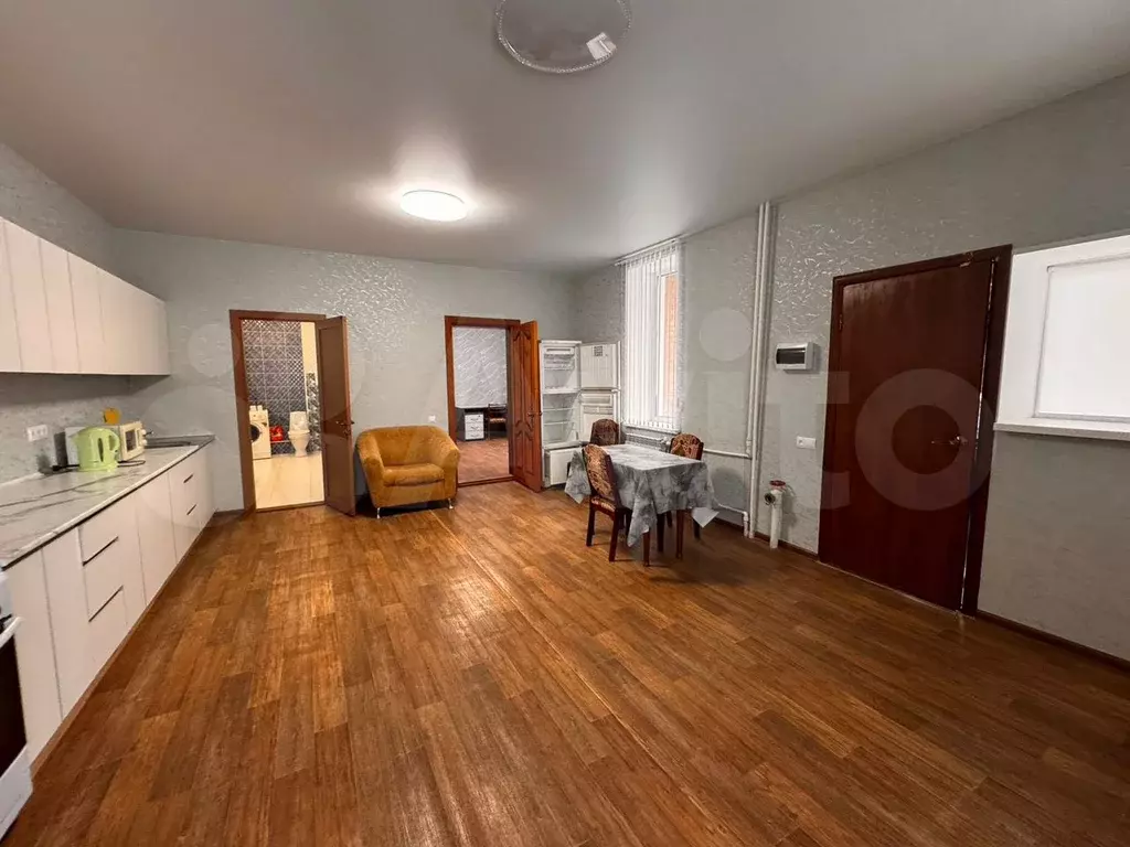 2-к. квартира, 60 м, 1/5 эт. - Фото 1