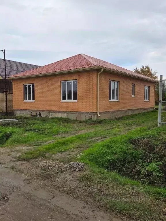 Дом в Адыгея, Тахтамукайский район, Энем пгт ул. Седина (130 м) - Фото 1