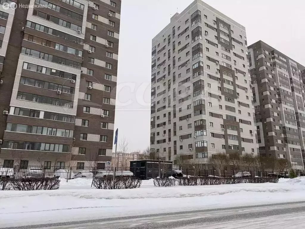 Квартира-студия: Тюмень, улица Раушана Абдуллина, 6к1 (32.1 м) - Фото 1