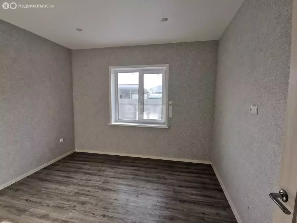 Дом в село Тимофеевка, Октябрьская улица (110 м) - Фото 1