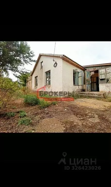 Дом в Крым, Сакский район, Митяевское с/пос, с. Листовое ул. ... - Фото 1