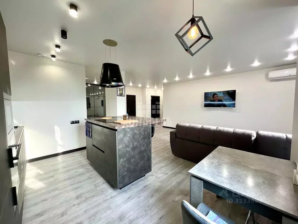 3-к кв. Воронежская область, Воронеж ул. Куколкина, 11 (91.0 м) - Фото 1