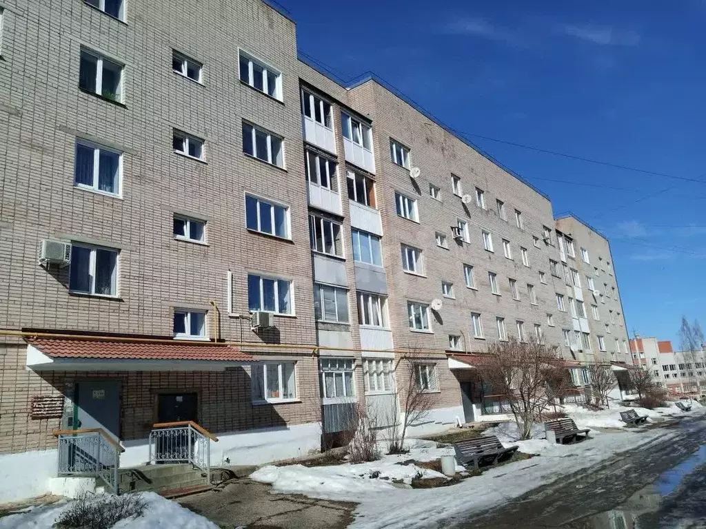 3-к кв. Удмуртия, Можга Можгинский район, Вешняковский мкр, 8 (62.0 м) - Фото 0