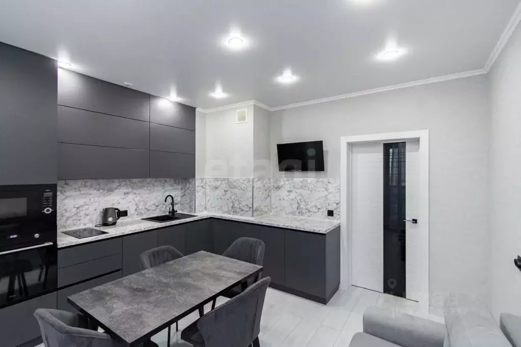 1-к кв. Тюменская область, Тюмень ул. 50 лет Октября, 75к1 (48.5 м) - Фото 1