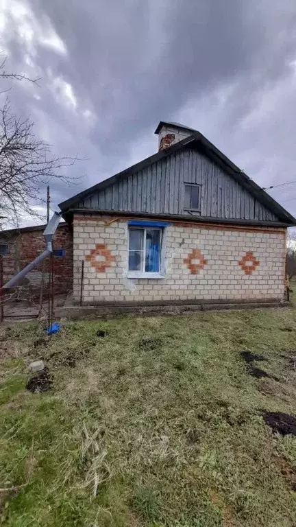 Дом в Орловская область, Залегощенский район, Октябрьское с/пос, с. ... - Фото 1