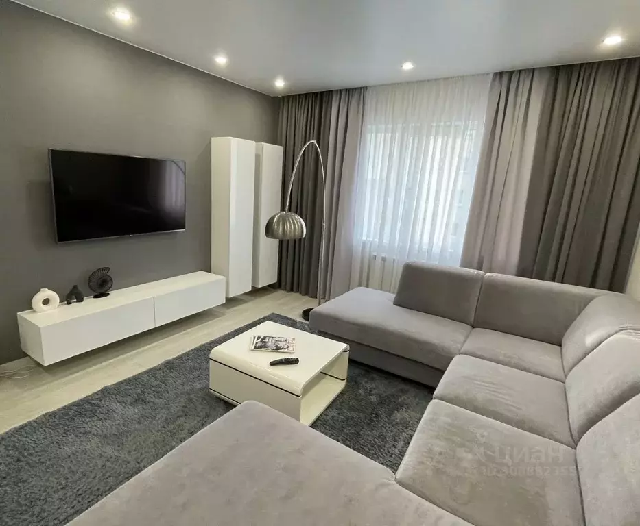 2-к кв. Ямало-Ненецкий АО, Новый Уренгой Оптимистов мкр, 2к1 (74.0 м) - Фото 1