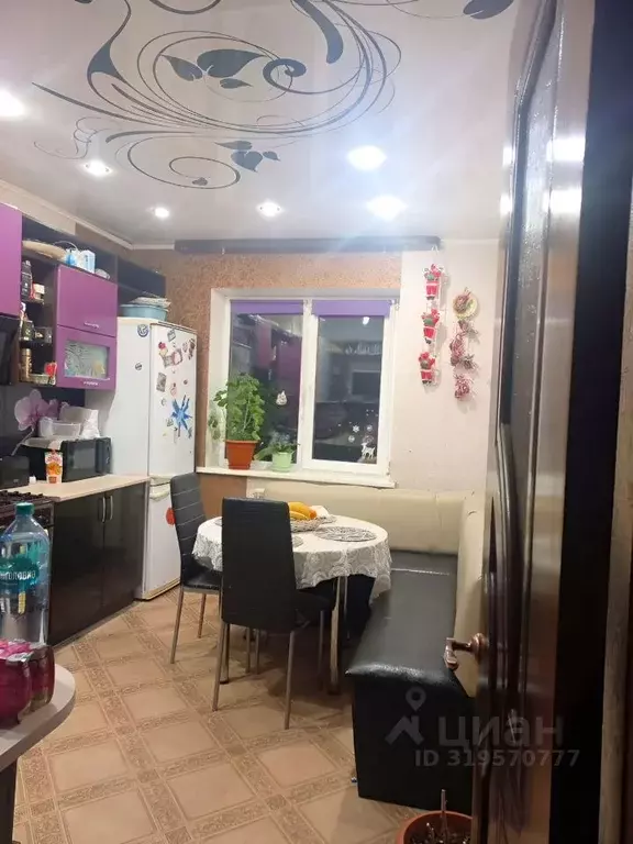 3-к кв. Омская область, Омск ул. Степанца, 8Б (63.0 м) - Фото 0