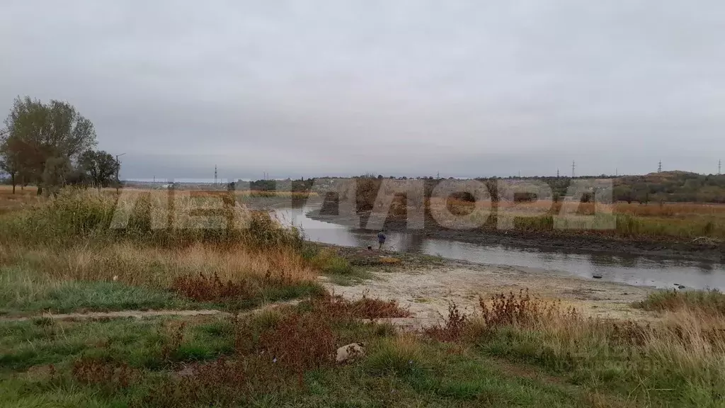 Участок в Ростовская область, Новочеркасск Железнодорожная ул. (5.5 ... - Фото 0