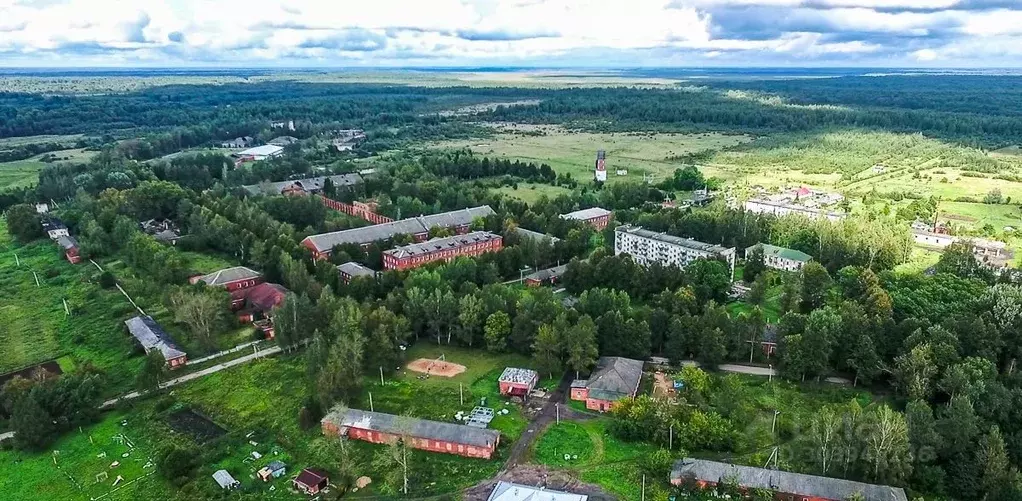 Дом в Новгородская область, Шимский район, Медведское с/пос, с. ... - Фото 1