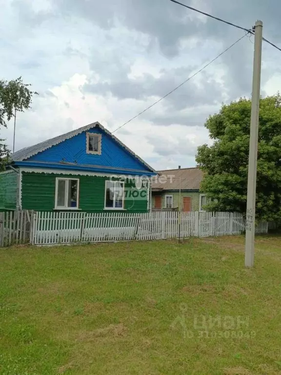 Дом в Омская область, Азовский Немецкий Национальный район, с. ... - Фото 0