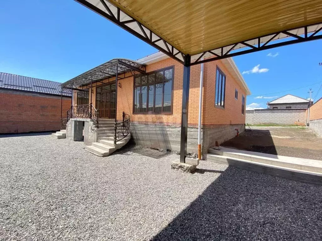 Дом в Ингушетия, Назрань ул. Костоева, 26 (180 м) - Фото 1