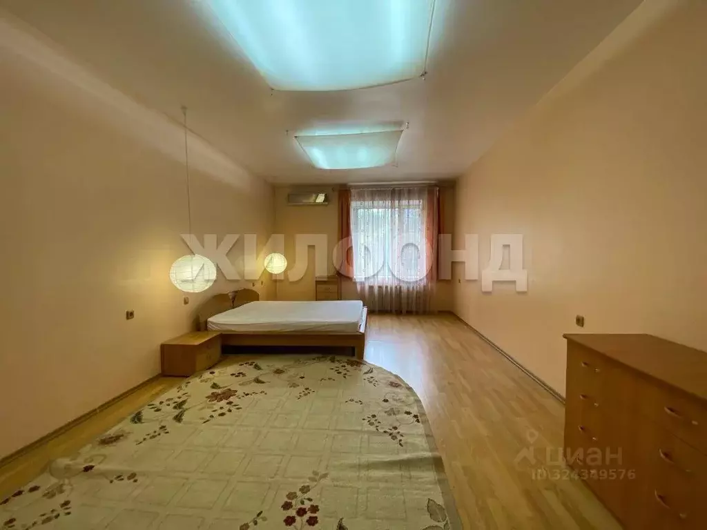 3-к кв. Хакасия, Абакан ул. Карла Маркса, 44 (120.0 м) - Фото 1