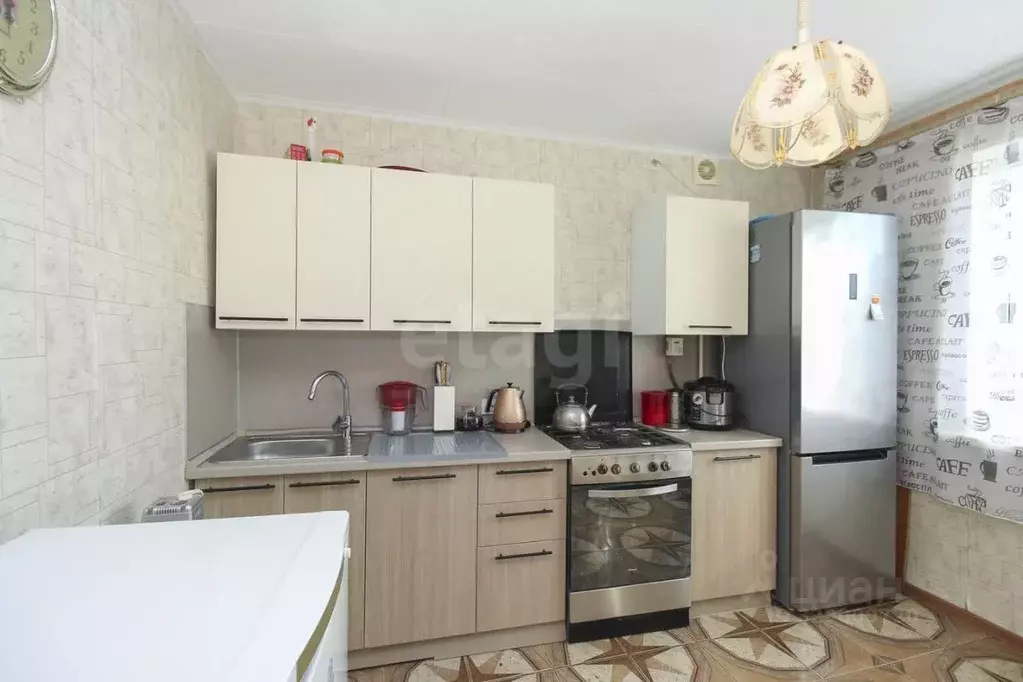 3-к кв. Омская область, Омск Куломзинская ул., 70 (68.6 м) - Фото 1