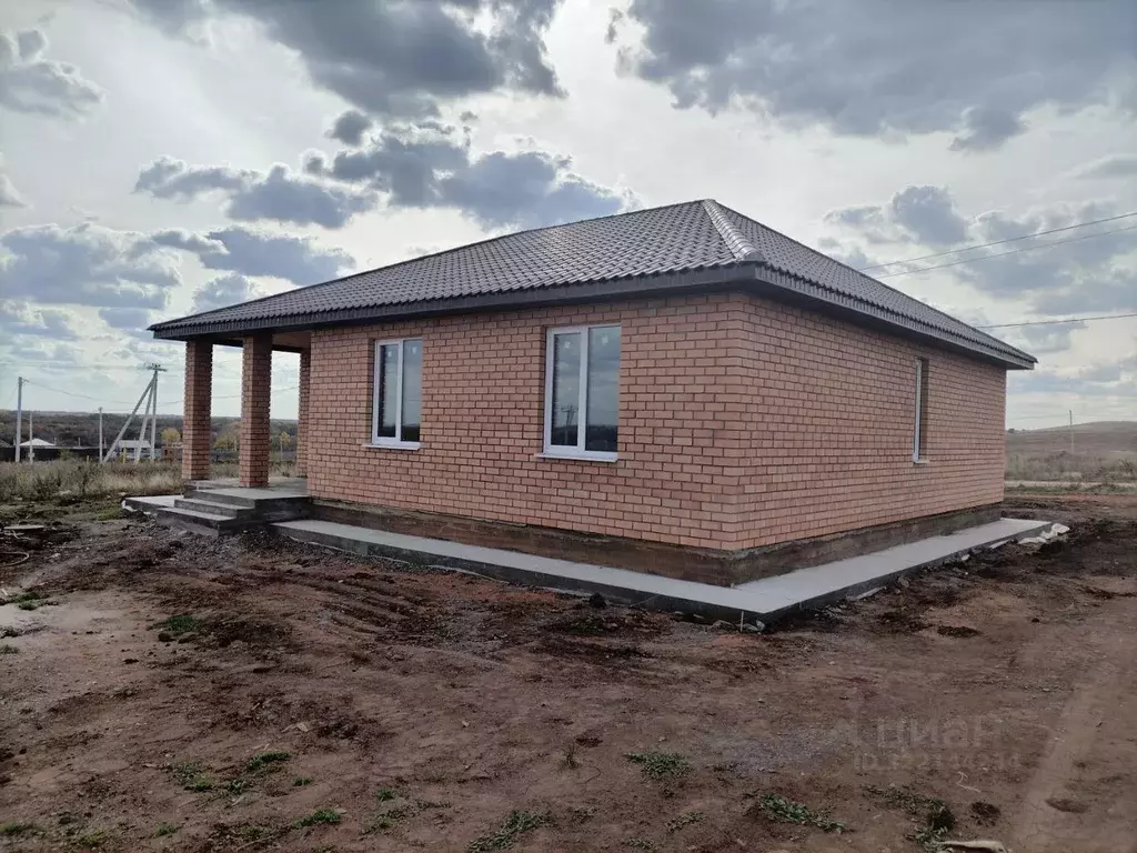 Дом в Оренбургская область, Оренбургский район, пос. Соловьевка ул. ... - Фото 2