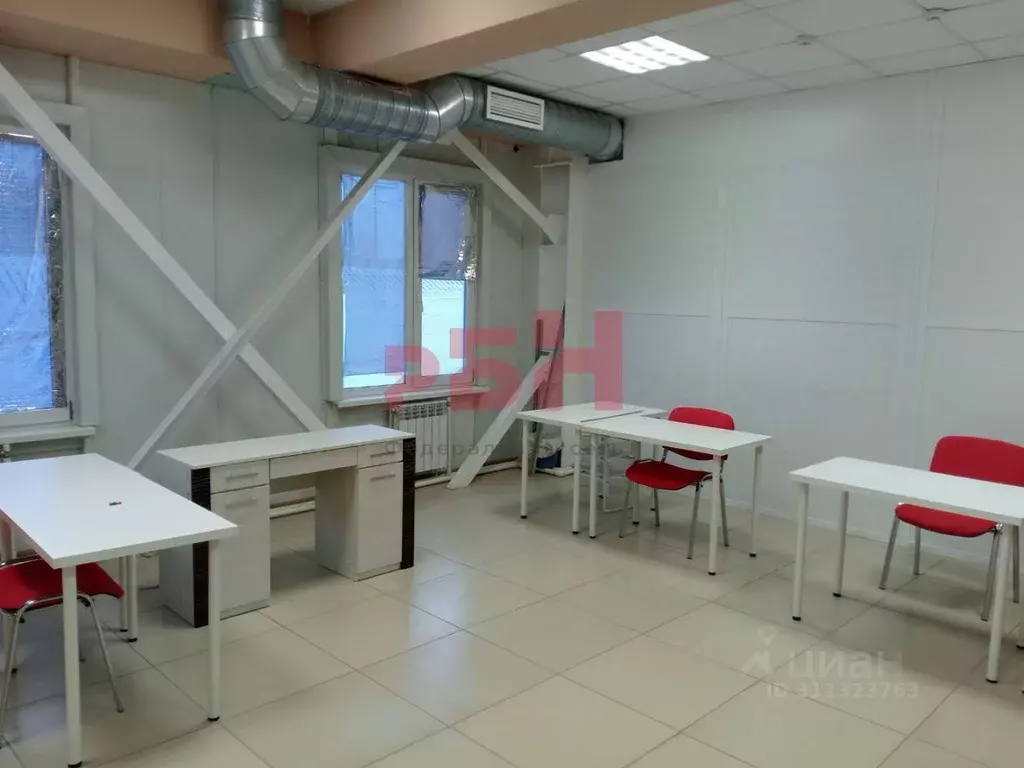 Торговая площадь в Тюменская область, Тюмень Закалужская ул., 83с5 (40 ... - Фото 1
