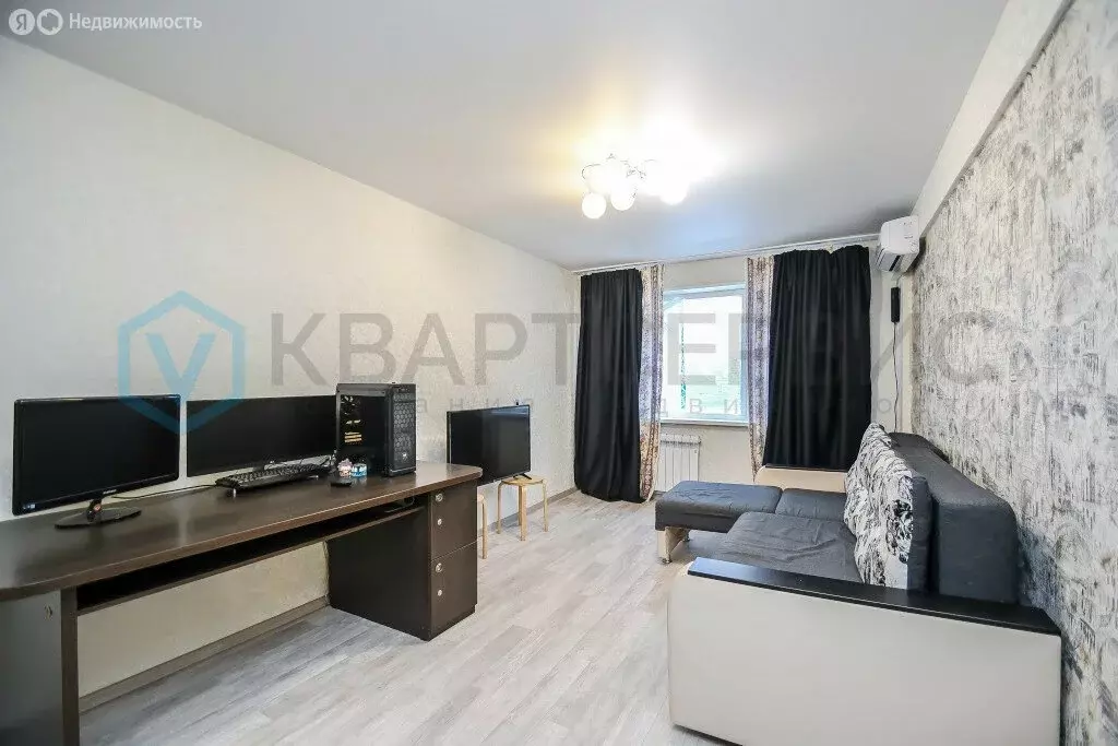 1-комнатная квартира: Омск, улица 50 лет ВЛКСМ, 1 (31.3 м) - Фото 1