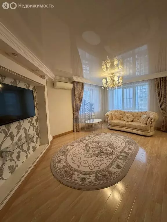 3-комнатная квартира: Чебоксары, Университетская улица, 38к4 (120 м) - Фото 1