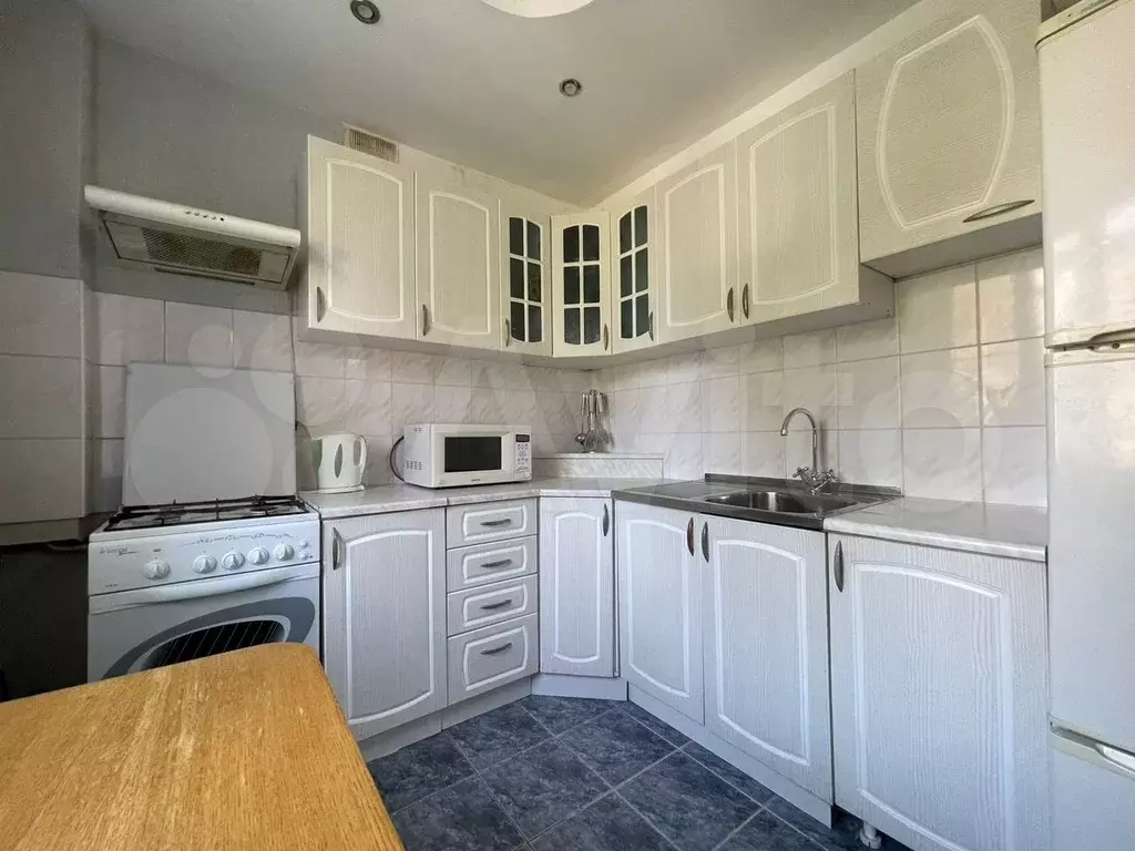 3-к. квартира, 61 м, 2/9 эт. - Фото 0