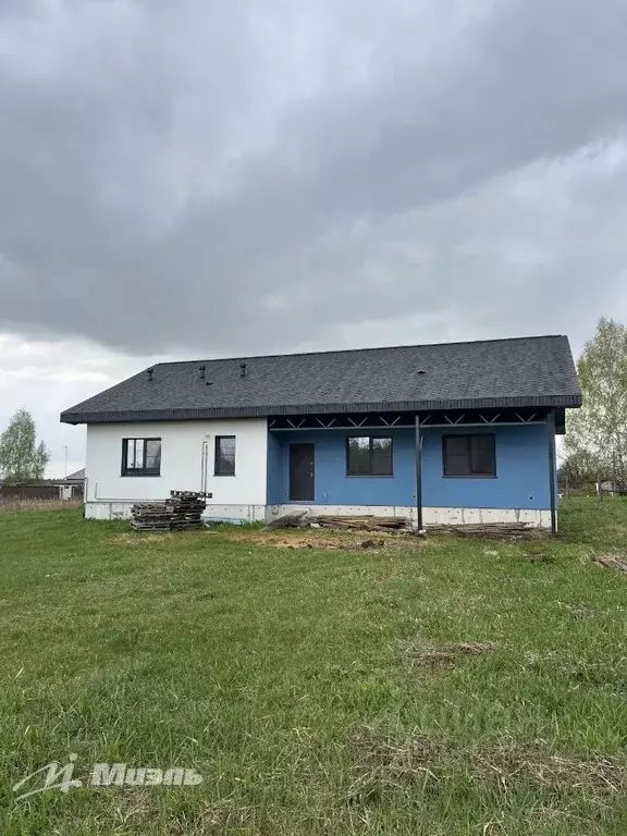 Дом в Липецкая область, Добровский муниципальный округ, с. ... - Фото 1