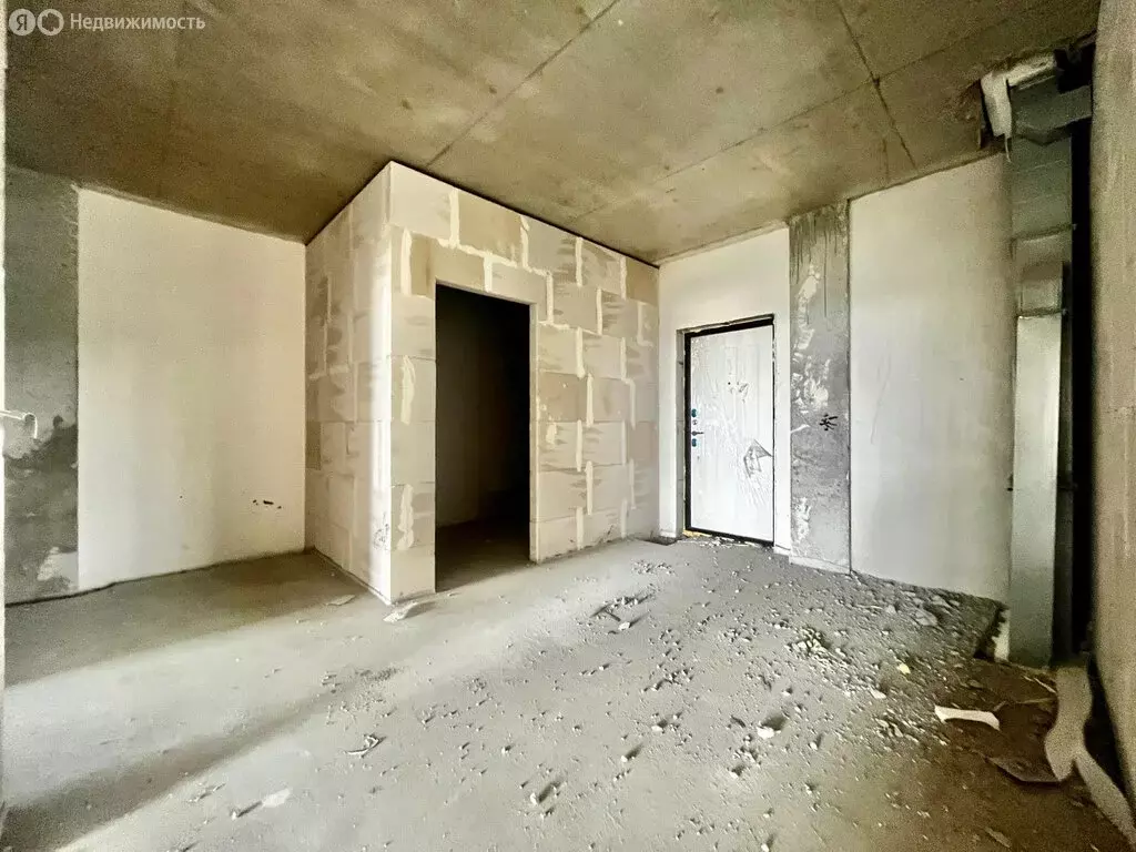 3-комнатная квартира: Нальчик, улица Идарова, 176 (107 м) - Фото 1