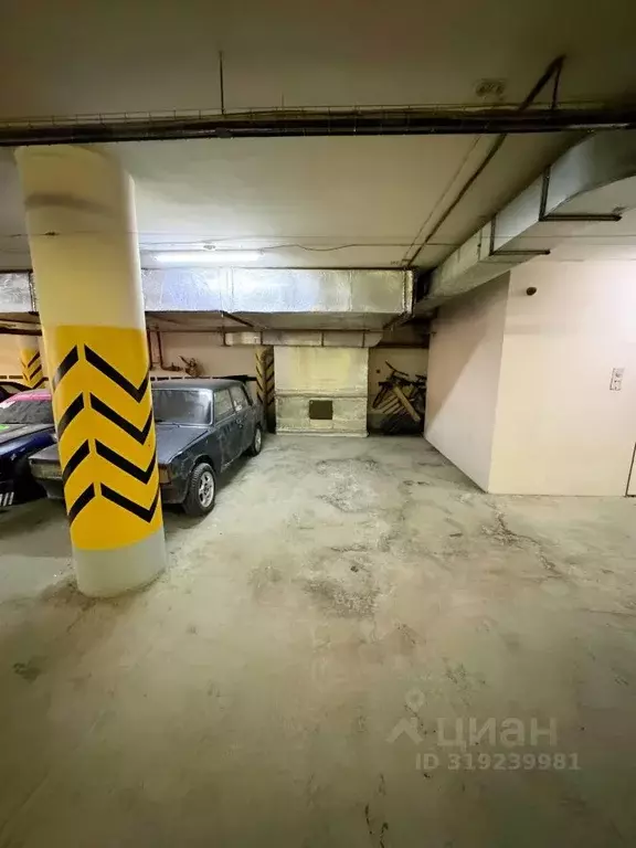 Гараж в Свердловская область, Екатеринбург ул. Красноармейская, 10 (18 ... - Фото 1